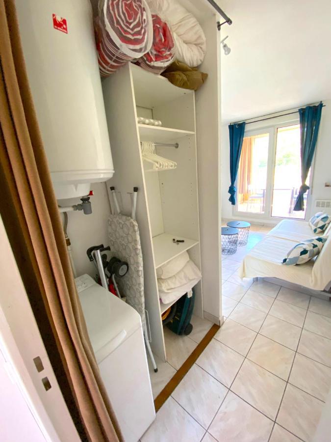 Appart 4 Pers Dans Residence Avec Piscine A 10 Min De La Plage Sanary-sur-Mer Bagian luar foto